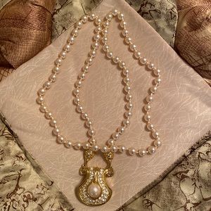 24 inch pearl necklace with detachable rhinestone enhancer